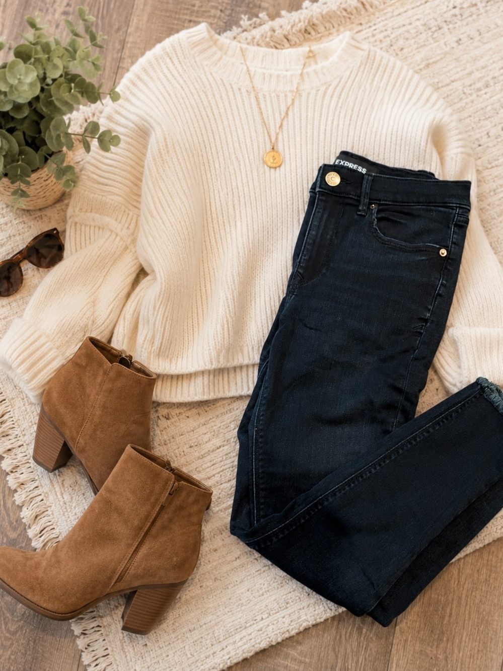 Express Skinny Jeans in Deep Black Wash